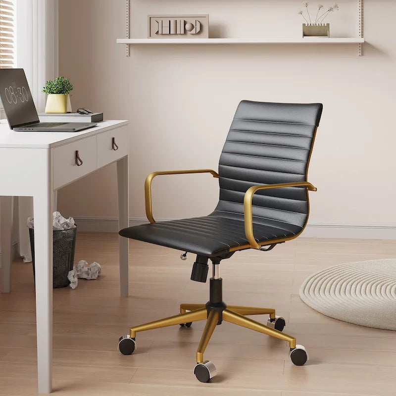 Fauteuil de bureau CAROCC à dossier côtelé, pivotant et inclinable, ergonomique, en cuir de qualité supérieure.