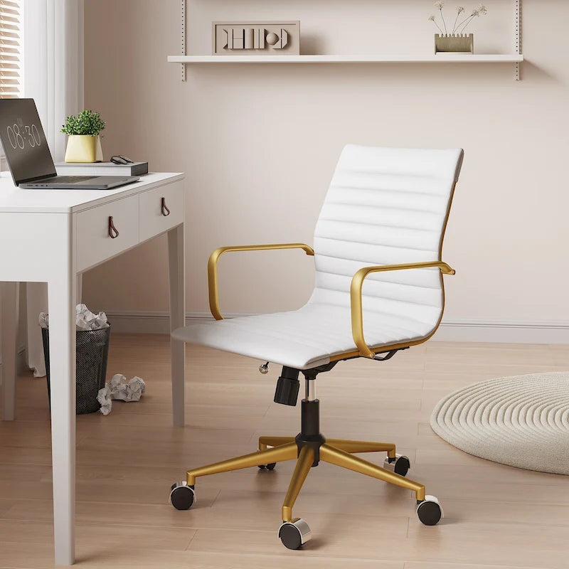 Fauteuil de bureau CAROCC à dossier côtelé, pivotant et inclinable, ergonomique, en cuir de qualité supérieure.