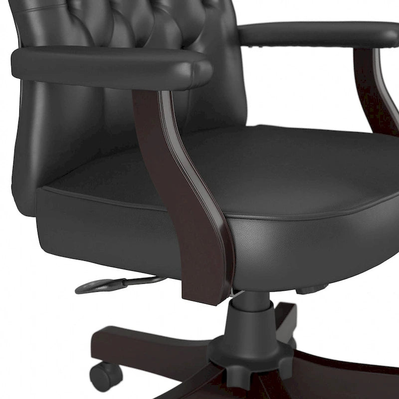 Fauteuil de bureau capitonné à dossier haut Salinas avec accoudoirs, par Bush Furniture